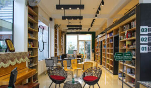Green___brown_library___quan_cafe_yen_tinh_de_hoc_bai_o_da_nang_4f8c061fd80a40a6bd477abdc99f0b56