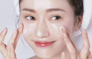 Skincare_la_gi_d4ae69151af84b61a438bb64618b8763